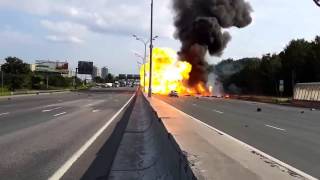 Unfall auf Autobahn mit explodierenden Gasflaschen [upl. by Nahama795]