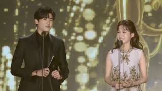 BTSs V amp Park Hyungsik moment  27th Seoul music awards [upl. by Cadmar]