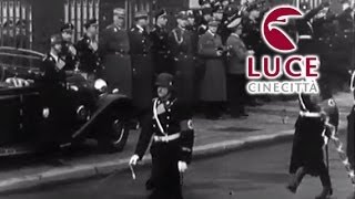 Sfilata militare hitleriana davanti al Fuhrer [upl. by Ardelia278]