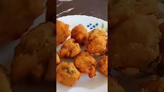 उपवास बटाटा वडा anumadhukitchen upvasrecipe shorts viral viralshorts viralrecipe ytshort [upl. by Dnalwor]