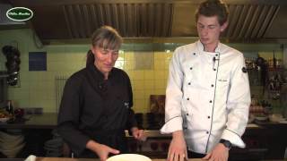 Italienischer Pizzateig Kochvideos Pizza Rezepte Villa Martha Kochschule [upl. by Hartzel]