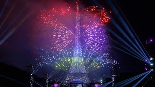 La Fête nationale française  Paris  Tour Eiffel  14 juillet 2016 Feu dartifice [upl. by Bullock148]