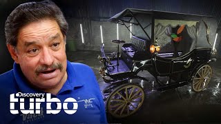 ¡Antiguo pero innovador Hacen un carruaje fúnebre eléctrico  Mexicánicos  Discovery Turbo [upl. by Nemajneb959]