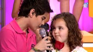 Abraham Mateo sorprende a una fan de 4 añitos Le dedica Mi princesa de David Bisbal [upl. by Riay]