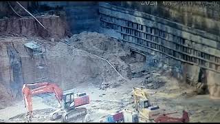 Temporary retaining wall collapse under construction [upl. by Nospmis]