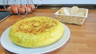 Tortilla de patatas  Receta española [upl. by Anwahsed872]