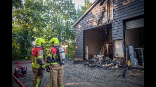 Zeer grote brand nadat containerbrand overslaat op gebouw Beeldsweg Zuidland [upl. by Gold]