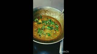 Aaloo ki rasedar sabji aur puri ytshorts food trendingshorts dinner cooking [upl. by Er]