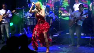 LUCIANA ALVES  Abre a Latinha ao vivo  Top 10 sertanejo [upl. by Kuehnel933]