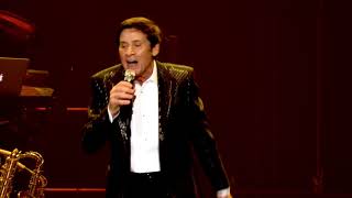 GIANNI MORANDI TOUR 2018 damore dautore Live [upl. by Enyaht]