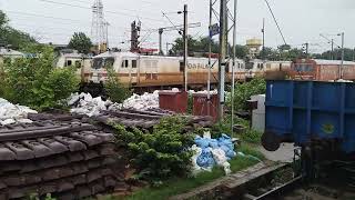 Prayagraj Junction Arrival Surat Banaras Express प्रयागराज जंक्शन पर सूरत बनारस एक्सप्रेस [upl. by Misaq550]