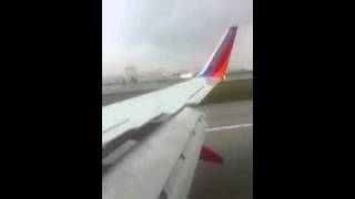 Landing LAX gets applause for pilot [upl. by Kraska712]