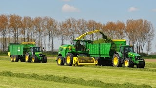 John Deere 8400i  Loonbedrijf Paridaen  gras hakselen [upl. by Jessee582]