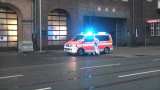 Fahrerwechsel während Einsatzfahrt Neues NEF BF Düsseldorf FW1 [upl. by Ygief488]