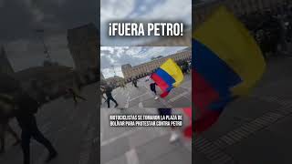 Motociclistas se tomaron la Plaza de Bolívar para protestar contra Petro [upl. by Gnivri629]