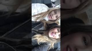 LOLA POGGIO video Musically con su hermana JULII POGGIO [upl. by Emmeline]