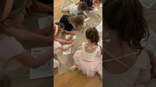 Coloriage du programme du spectacle de danse pour enfants  Gaïa danser pour la Terre [upl. by Farlay]