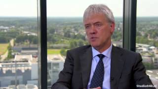 Chipmachinefabrikant ASML op weg naar recordcijfers  Interview CEO Peter Wennink [upl. by Rabah]