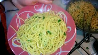 SPAGHETTI AGLIO OLIO E PEPERONCINO  FoodVlogger [upl. by Cullie]