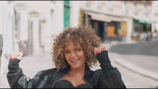 Léa  Plus fort Clip Officiel [upl. by Chenee276]