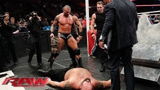 Big Show vs The Shield amp Randy Orton  4on1 Handicap Match Raw Nov 4 2013 [upl. by Hanley]