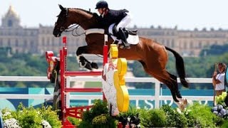 Laura Collett celebrates Great Britain’s gold medal aboard London 52 Eventing Team Jumping Final [upl. by Namie321]