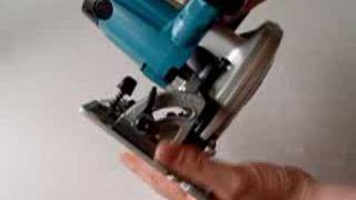 Changing blade on Makita LXT cordless circular saw BSS610 [upl. by Lynden647]