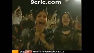 World Fastest Bowler Shoaib Akhtar 4 balls 4 Wickets on hattrick vs India [upl. by Stephani840]