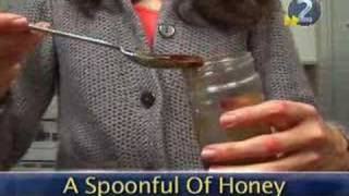 How To Treat a Sore Throat with Lemon [upl. by Eniroc]