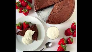 Tastingwithsusu  Moist chocolate cake with vanilla sour cream  RECIPE IN 🇬🇧 🇩🇰 amp 🇵🇸 [upl. by Hess]