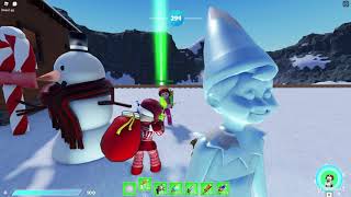 ELF ON THE SHELF SNOWBALL FIGHT  ROBLOX [upl. by Shayn]