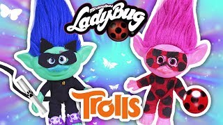 TROLLS Poppy y Ramon son LADYBUG y CHAT NOIR  Luchan contra ANTIBUG 🐞 Juguetes Fantásticos [upl. by Laks]