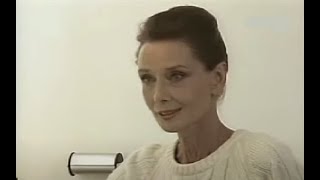 Audrey Hepburn interview in Dutch for Jongbloed amp Joosten [upl. by Eciralc]