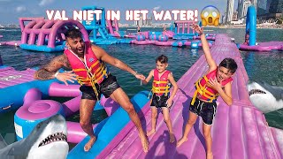 WIE HET LAATST IN DE ZEE VALT DIE WINT GROOTSTE WATERSPRINGKUSSENPARK TER WERELD  LAKAP JUNIOR [upl. by Edan92]