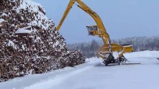 Sennebogen 870 M special loading timber on truck [upl. by Corydon936]