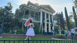 Tightrope Walker Sally Slater at Haunted Mansion World Premiere at Disneyland Resort 4K [upl. by Ainola]