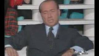 Stupendo video di Berlusconi che racconta una barzelletta [upl. by Munsey]