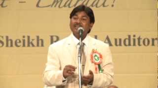 Tahir Farazs Mesmerizing Bahut Khubsurat Ho Tum Performance  Dubai Mushaira 2012  Urdu Poetry [upl. by Auohc956]