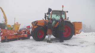 BayWa Winterdiensttage  Der Fendt 300 Vario mit Variopflug  Fendt [upl. by Aikem595]