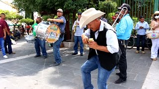 BAILANDO CON TAMBORAZO POR EL JARDIN DE JEREZ ZACATECAS [upl. by Aneerehs]