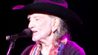 Willie Nelson 2015  Final 3 Songs from Biloxi MS [upl. by Roht]