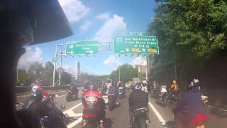 Pandilla de motociclistas persigue coche familiar tras incidente vial [upl. by Arita578]