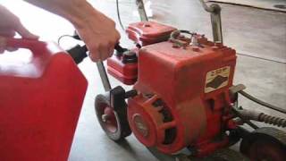 Briggs and Stratton Edger Old Cold Start [upl. by Vida207]