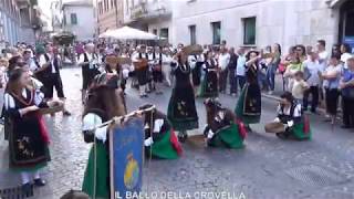 15 agosto 2014 ferragosto Atri Te Italia sfilata folkloristica carri trainati da buoiMaurizio [upl. by Leeann317]