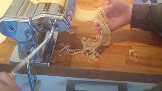 Zelf eenvoudig heerlijke pasta maken met een pastamachine  Tagliatelle spaghetti lasagna ravioli [upl. by Tony489]