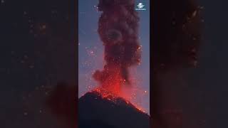 Volcán Etna entra en erupción elevan alerta a nivel quotamarilloquot Shorts [upl. by Gabor]