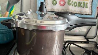 Panela de pressão pressure da Brinox  Cozinhando dicasuteis [upl. by Anid143]