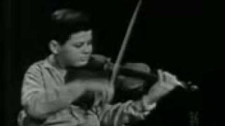 Itzhak Perlman 13 years old Mendelssohn Violin Concerto [upl. by Mylo354]