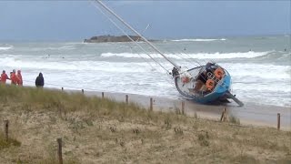 Voilier échoué au FortBloqué  Lesprit de Saint Nazaire  Ploemeur  Guidel  Bretagne  France [upl. by Guillema923]