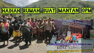 BUPATI PUNCAK JAYA MEMBERIKAN HADIAH RUMAH BUAT MANTAN OPM [upl. by Erika]